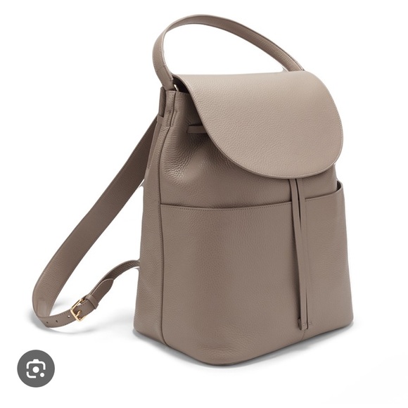 Cuyana Handbags - NWT Cuyana Large Leather Backpack 2.0